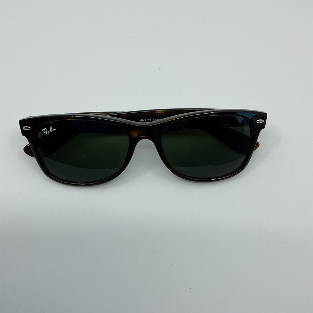 Ray-Ban New Wayfarer Classic Tortoise Shell Sunglasses - Picture 2 of 10